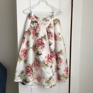 Chic wish floral print midi skirt.